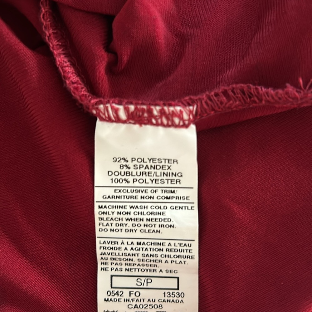 Mariposa Red Sparkly Halter Mini-Dress, V-neck. Size Small - Picture 13 of 13